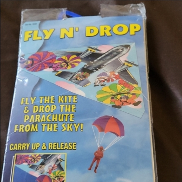 Rare VTG Sealed Marvel Enterprises Fly N Drop Kite - Picture 3 of 7